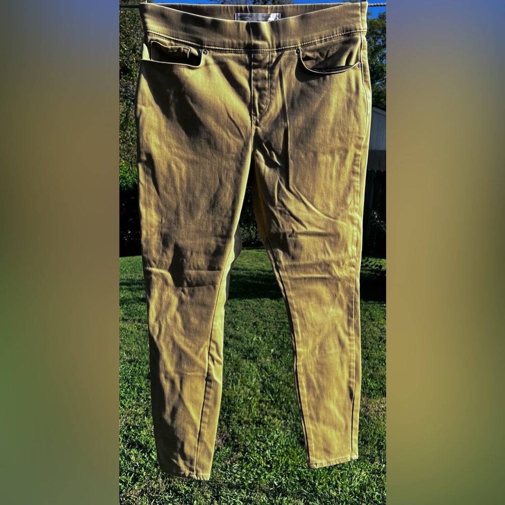 Levi's Women's Tan Shaping Skinny Jeans size 14 (32 waist)